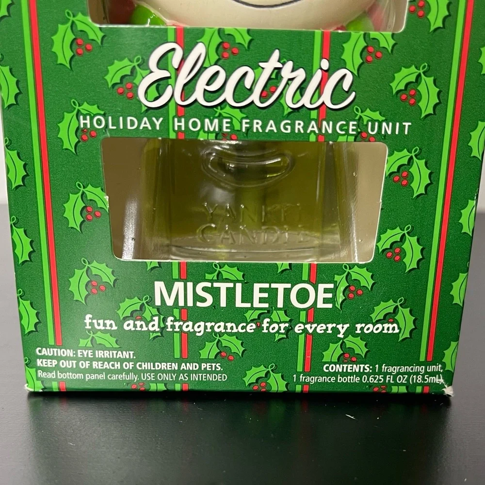 Retired Yankee Candle Snowman Electric Holiday Home Fragrance Diffuser Mistletoe